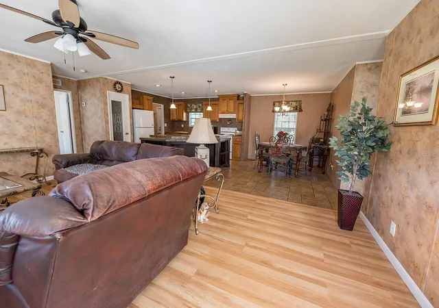 3rd image of 21800 Sw 15Th Ave, Newberry, FL 32669 | MLS# GC540555