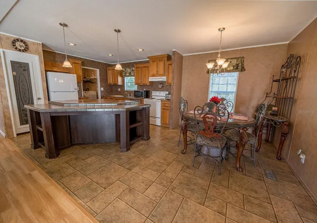 4th image of 21800 Sw 15Th Ave, Newberry, FL 32669 | MLS# GC540555
