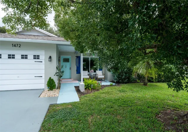 Photo 2 of Single family home for sale at 1472 Queen Anne Dr, Palm Harbor, FL 34684 | MLS# TB8511470 | Listing updated on 2026-08-23