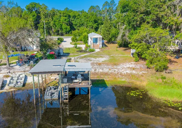 32nd image of 588 S County Road 21, Hawthorne, FL 32640 | MLS# GC540559
