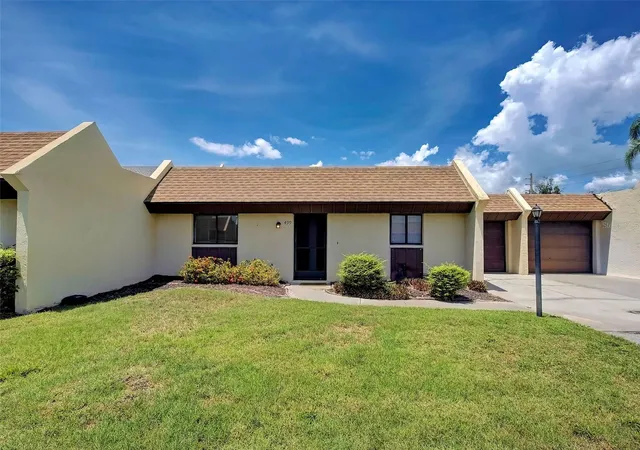 1st image of 499 Albee Farm Rd #V11, Venice, FL 34285 | MLS# N6144452