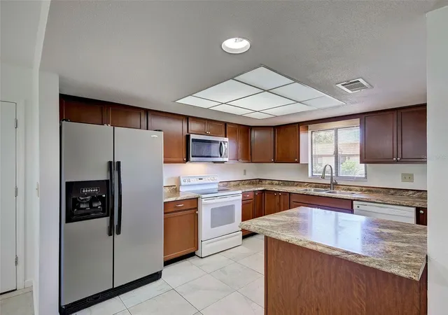 5th image of 499 Albee Farm Rd #V11, Venice, FL 34285 | MLS# N6144452