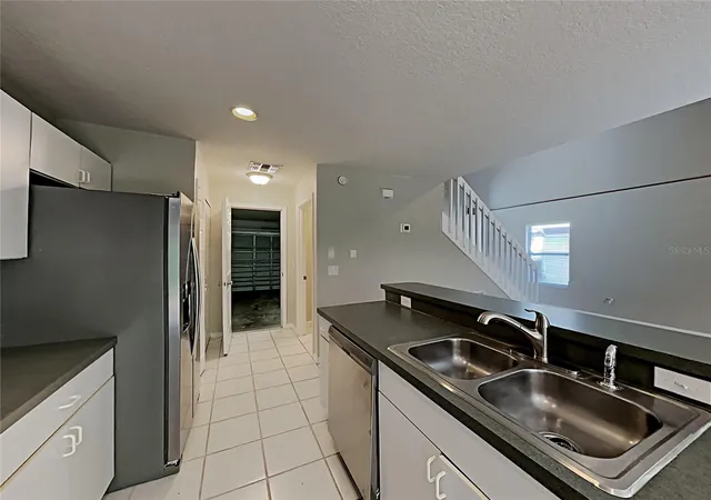 5th image of 2184 Heathwood Cir, Orlando, FL 32828 | MLS# C7526491