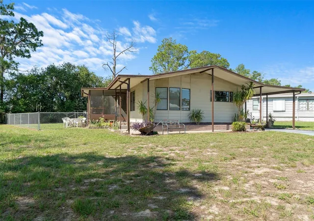 Photo 4 of Manufactured home for sale at 7106 Fitzpatrick Ave, Brooksville, FL 34613 | MLS# W7886016 | Listing updated on 2026-08-30
