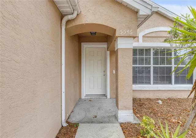 Photo 3 of Single family home for sale at 5546 Regal Oak Cir, Orlando, FL 32810 | MLS# V4949245 | Listing updated on 2026-08-17