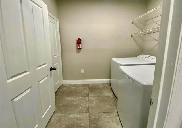 Listing Photo 5 - Condo for sale in building located at 3011 Hemingway Cir, HAINES CITY, FL 33844 - Unit #3011