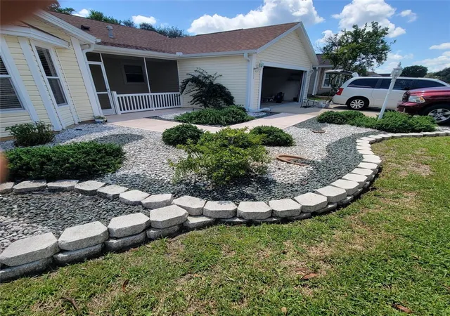 Photo 2 of Single family home for sale at 1033 Oak Forest Dr, The Villages, FL 32162 | MLS# G5112779 | Listing updated on 2026-09-12