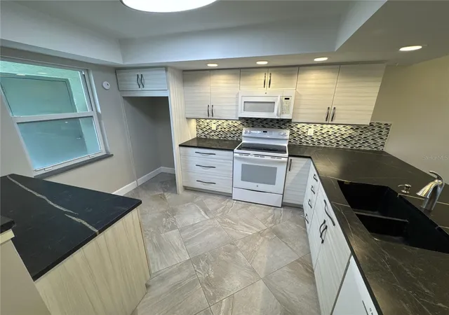 2nd image of 3600 Bal Harbor Blvd #1G, Punta Gorda, FL 33950 | MLS# C7526497
