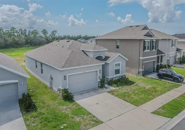 Photo 3 of Single family home for sale at 11370 Timber Grv Ln, Brooksville, FL 34613 | MLS# TB8511531 | Listing updated on 2026-09-21