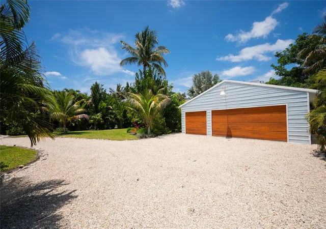 Photo 2 of Land for sale at 240 Gladiolus St, Anna Maria, FL 34216 | MLS# A4694634 | Listing updated on 2026-08-10