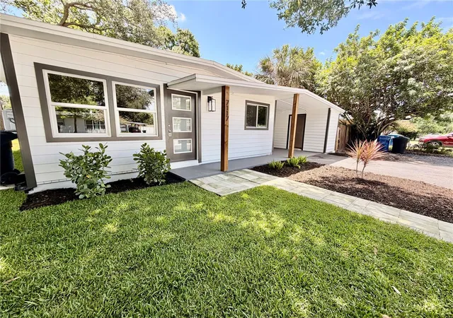 Homes for sale in St Petersburg, FL | 7117 15th St N, St Petersburg, FL 33702 | MLS# W7886021
