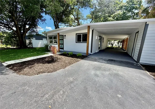 Homes for sale in St Petersburg, FL | 7117 15th St N, St Petersburg, FL 33702 | MLS# W7886021