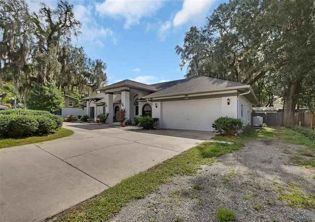 3rd image of 2465 Royal Rd, Deland, FL 32724 | MLS# V4949250