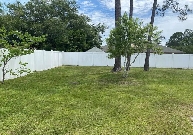 Photo 4 of Sale Pending at 8 Renworth Pl, Palm Coast, FL 32164 | MLS# FC318751 | Listing updated on 2026-09-04