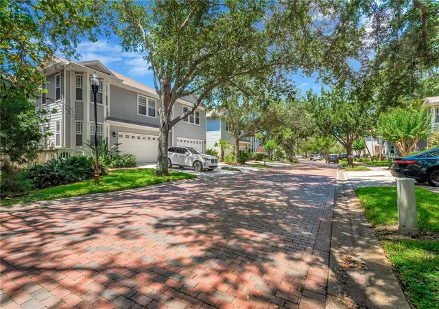 Homes for sale in Tampa, FL | 2852 Bayshore Trails Dr, Tampa, FL 33611 | MLS# TB8511571