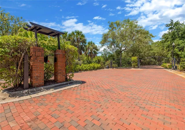 41st image of 2852 Bayshore Trails Dr, Tampa, FL 33611 | MLS# TB8511571