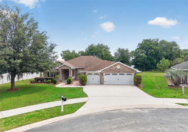 Photo 3 of Single family home for sale at 4319 Sw 63rd Street, Ocala, FL 34474 | MLS# OM725260 | Listing updated on 2026-08-07