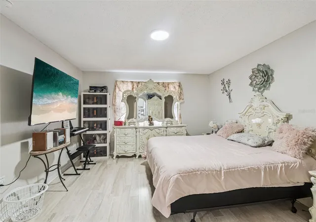 Photo 4 of Single family home for sale at 7 Bolton Ct, Kissimmee, FL 34758 | MLS# S5150473 | Listing updated on 2026-09-23