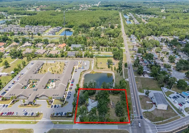 3rd image of 18950 Sunlake Blvd, Lutz, FL 33558 | MLS# TB8511591