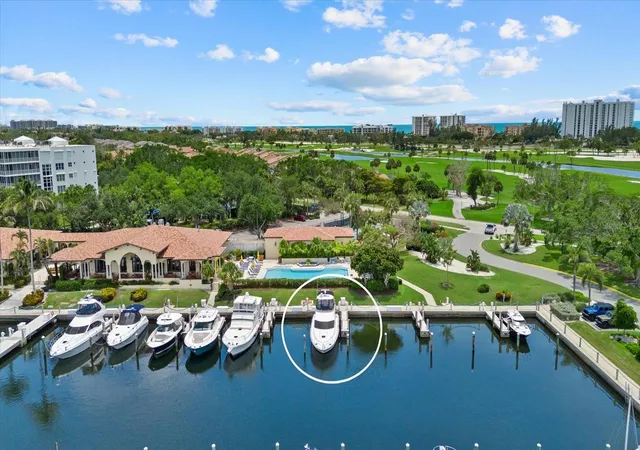 Homes for sale in Longboat Key, FL | 2600 Harbourside Dr #H06, Longboat Key, FL 34228 | MLS# A4694669