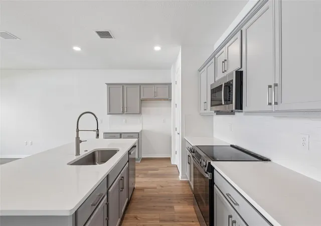 4th image of 31542 Azure Beach Dr, San Antonio, FL 33576 | MLS# TB8511615