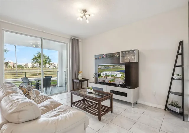 Listing Photo 4 - Condo for sale in building located at 4721 Clock Tower Dr, Kissimmee, FL 34746 - Unit #107