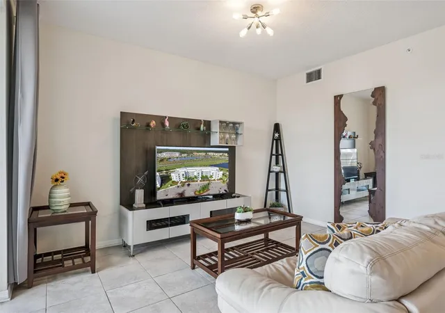 Listing Photo 5 - Condo for sale in building located at 4721 Clock Tower Dr, Kissimmee, FL 34746 - Unit #107