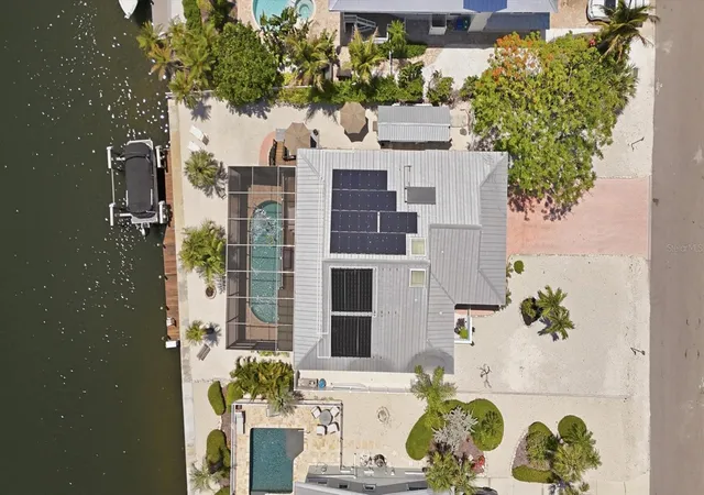3rd image of 517 Kumquat Dr, Anna Maria, FL 34216 | MLS# A4694674