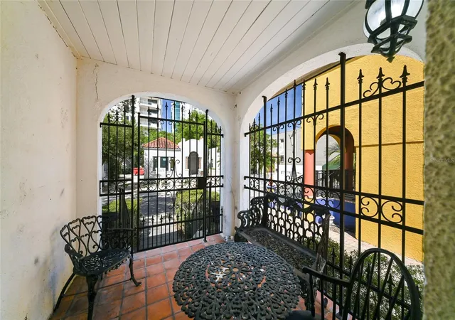 3rd image of 411 Burns Court, Sarasota, FL 34236 | MLS# A4694679