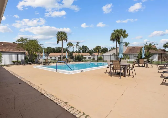 Homes for sale in Mulberry, FL | 4076 Oak Loop #4076, Mulberry, FL 33860 | MLS# L4962151