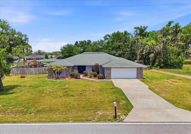 Photo 4 of Single family home for sale at 1233 Parker Rd, Lakeland, FL 33811 | MLS# L4962153 | Listing updated on 2026-10-07