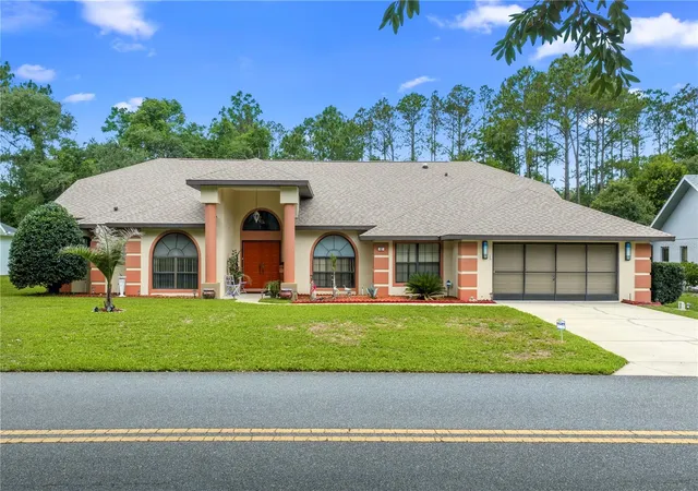 Homes for sale in Homosassa, FL | 42 Pine Dr, Homosassa, FL 34446 | MLS# OM725272
