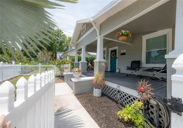 4th image of 1010 E Curtis St, Tampa, FL 33603 | MLS# TB8511666