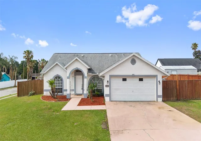 Photo 2 of Single family home for sale at 38912 Carr Dr, Zephyrhills, FL 33540 | MLS# TB8511686 | Listing updated on 2026-06-23