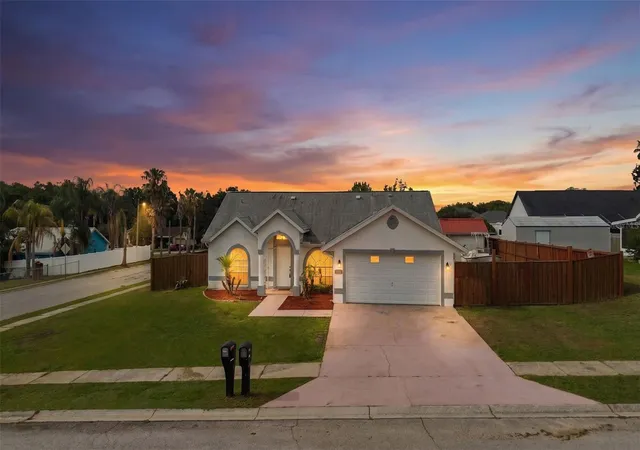 Photo 3 of Single family home for sale at 38912 Carr Dr, Zephyrhills, FL 33540 | MLS# TB8511686 | Listing updated on 2026-06-23