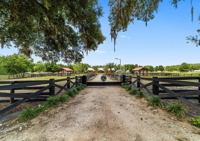 4th image of 16392 Ne Jacksonville Rd, Citra, FL 32113 | MLS# OM725275