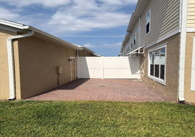 Photo 3 of Townhouse for sale at 7030 Twilight Bay Dr, Winter Garden, FL 34787 | MLS# O6410364 | Listing updated on 2026-05-29