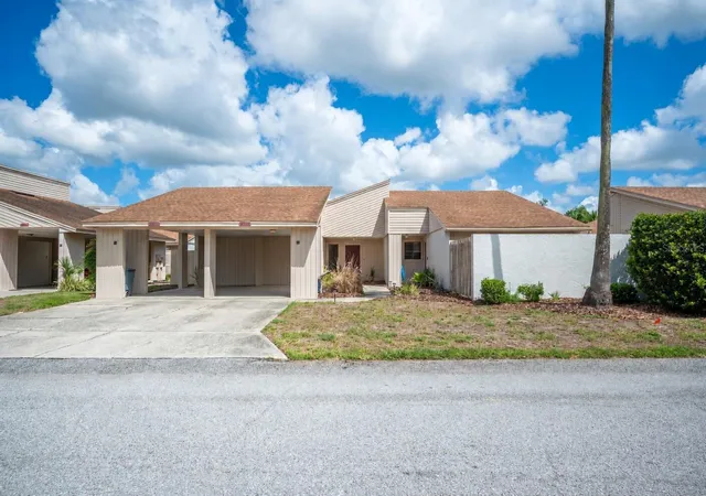 Homes for sale in Mulberry, FL | 4231 Oak Loop #51, Mulberry, FL 33860 | MLS# L4962162