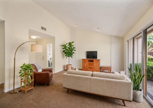 Homes for sale in Mulberry, FL | 4231 Oak Loop #51, Mulberry, FL 33860 | MLS# L4962162