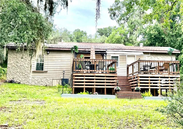 3rd image of 208 Ashley St, Hawthorne, FL 32640 | MLS# GC540577