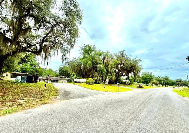 32nd image of 208 Ashley St, Hawthorne, FL 32640 | MLS# GC540577