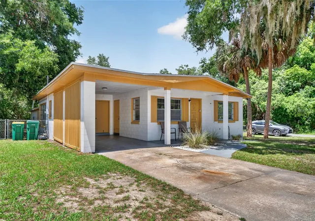 2nd image of 529 E Gottsche Ave, Eustis, FL 32726 | MLS# O6410377