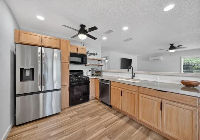 4th image of 529 E Gottsche Ave, Eustis, FL 32726 | MLS# O6410377
