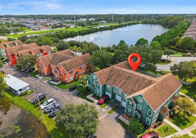 Listing Photo 1 - Condo for sale in building located at 10562 Windsor Lake Ct, TAMPA, FL 33626 - Unit #10562
