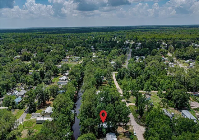 Photo 4 of Manufactured home for sale at 118 Waterway Dr, Satsuma, FL 32189 | MLS# OM725280 | Listing updated on 2026-09-02