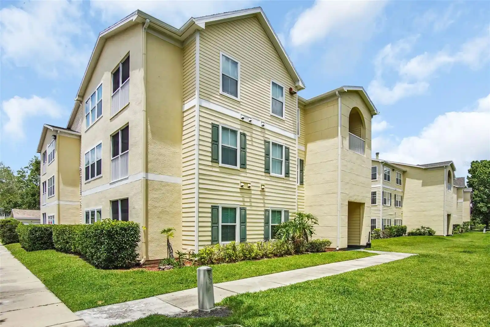 Listing Photo 1 - Condo for sale in 18245 Bridle Clb Dr located at 18245 Bridle Clb Dr, TAMPA, FL 33647 - Unit 18245 Bridle Clb Dr
