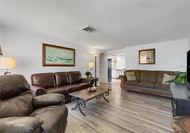 Photo 2 of Single family home for sale at 979 Kimball Rd, Venice, FL 34293 | MLS# N6144459 | Listing updated on 2026-09-21
