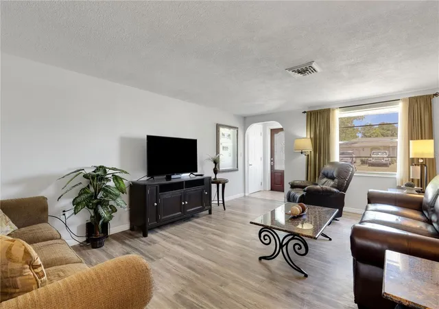 Photo 3 of Single family home for sale at 979 Kimball Rd, Venice, FL 34293 | MLS# N6144459 | Listing updated on 2026-09-21