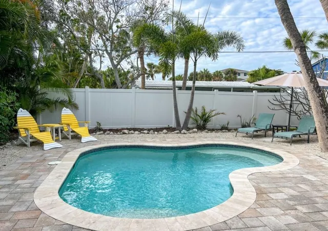 2nd image of 308 60Th St, HOLMES BEACH, FL 34217