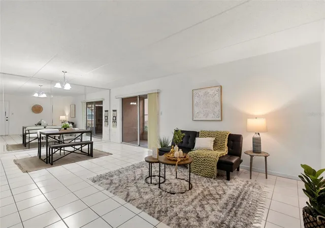 Listing Photo 4 - Condo for sale in building located at 4702 Christa Ct, TAMPA, FL 33614 - Unit #345